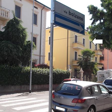 Acteaverona Bagian luar foto