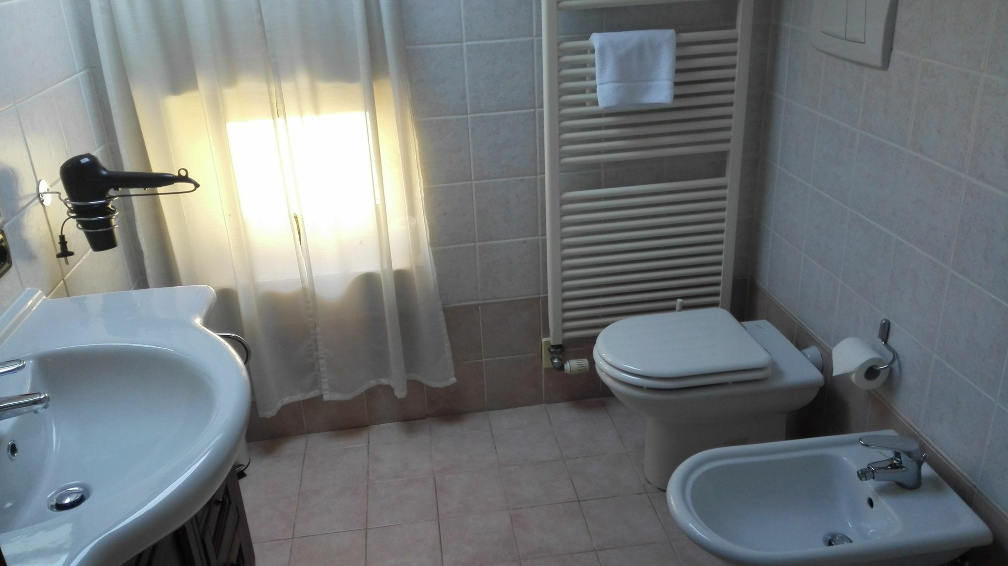 Acteaverona Bagian luar foto